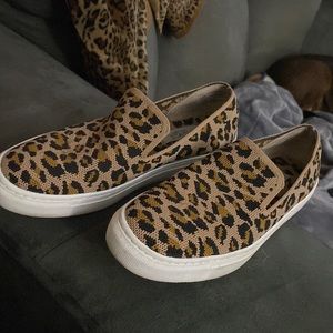 Seven brand cheeta flats, comfortable only wore twice.